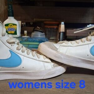 Nike Women's White and Light Blue Athletic Shoes